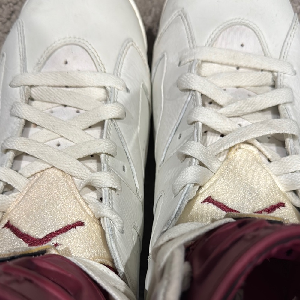 Jordan Retro High Top Sneakers White and Maroon - Picture 6 of 6